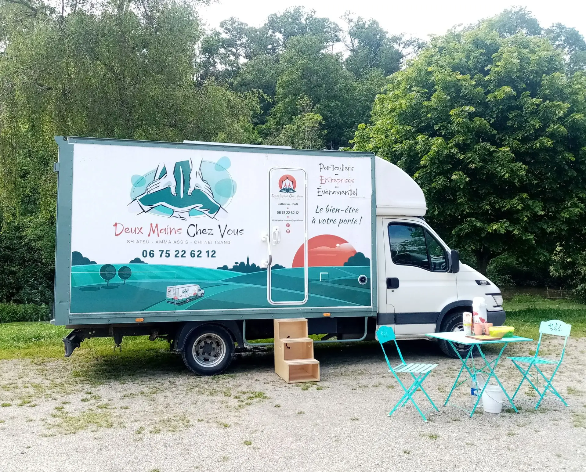 Camion salon bien-être itinérant Deux mains chez vous à st ceneri